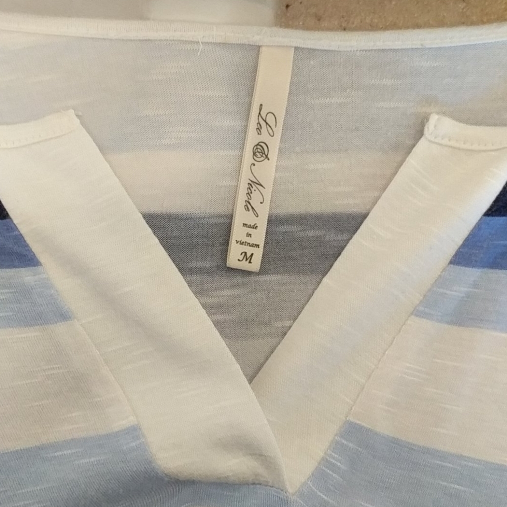 Ladies top - Picture 5 of 6